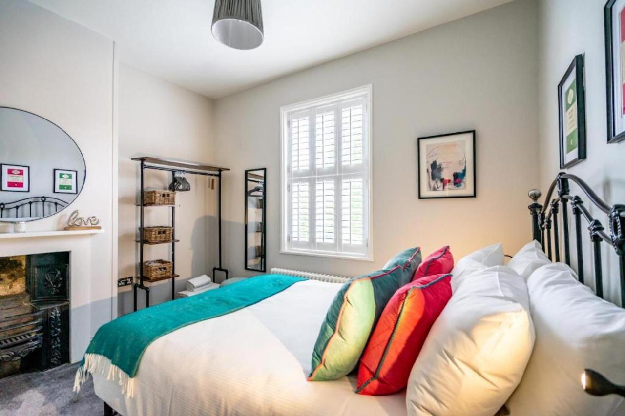 42 Is The Answer- Stunning York Townhouse Appearing On Tv Holiday Home Show Exterior foto