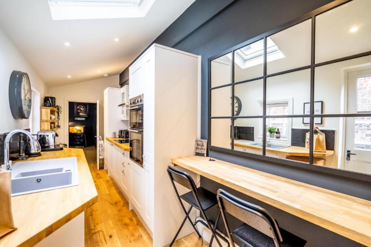 42 Is The Answer- Stunning York Townhouse Appearing On Tv Holiday Home Show Exterior foto