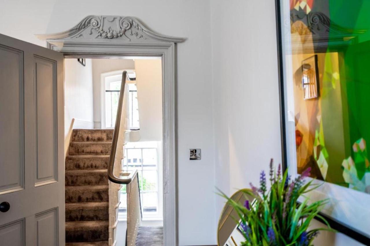 42 Is The Answer- Stunning York Townhouse Appearing On Tv Holiday Home Show Exterior foto
