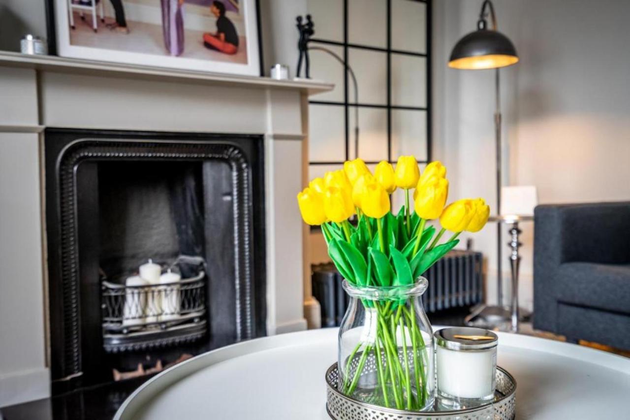 42 Is The Answer- Stunning York Townhouse Appearing On Tv Holiday Home Show Exterior foto